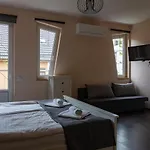Accomo Apartmanhaz Ξενοδοχείο με διαμερίσματα 3*