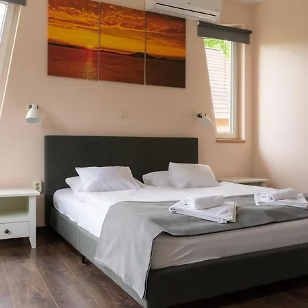 Accomo Apartmanhaz Aparthotel Siofok