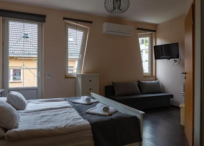 Accomo Apartmanhaz Ξενοδοχείο με διαμερίσματα 3*